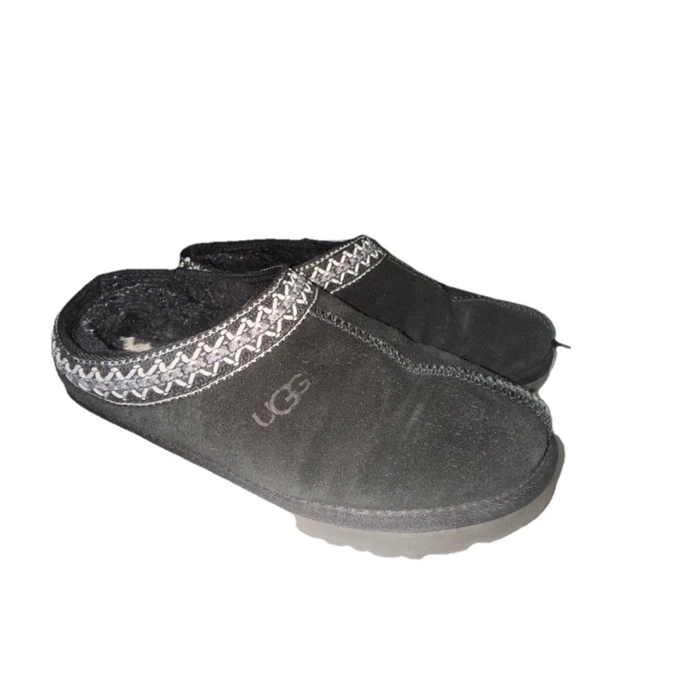 UGG Black Cozy Slippers with Plush Comfort